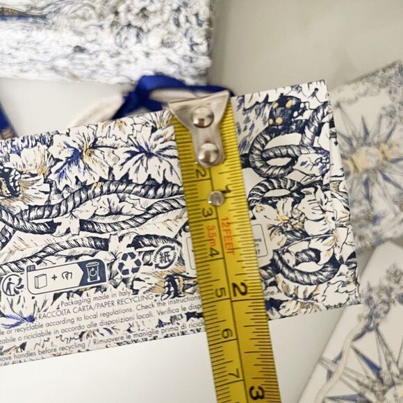 Dior Holiday Gift Paper Bag - Picture 8 of 8